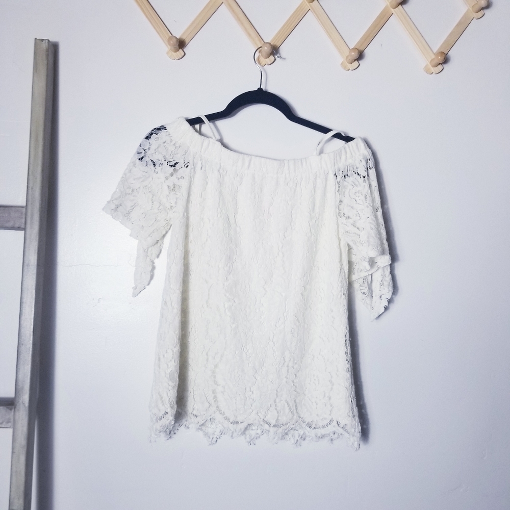 NO BOUNDARIES OFF THE SHOULDER LINED LACE SHIRT WITH ADJUSTABLE STRAPS SIZE S
